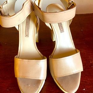 Platform Sandal gently worn. Nice look on foot